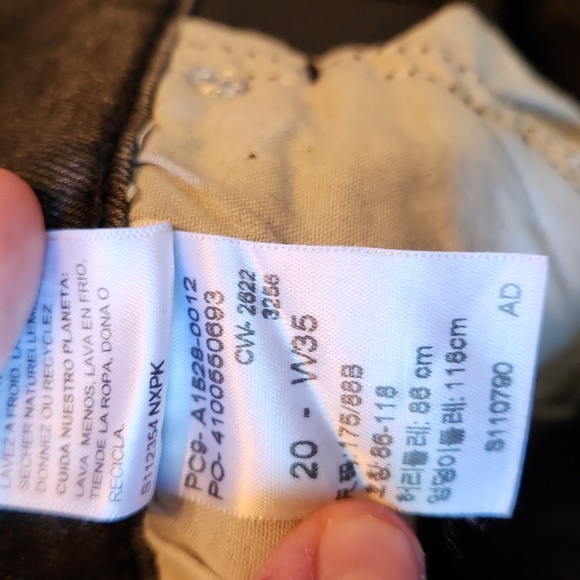 Signature by Levi Heritage Hi-Rise Black Shorts - Picture 6 of 6